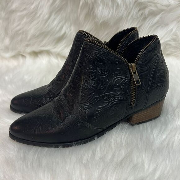 Heiress Black Leather Embossed Zipper Booties 7 B-23 - Picture 1 of 9